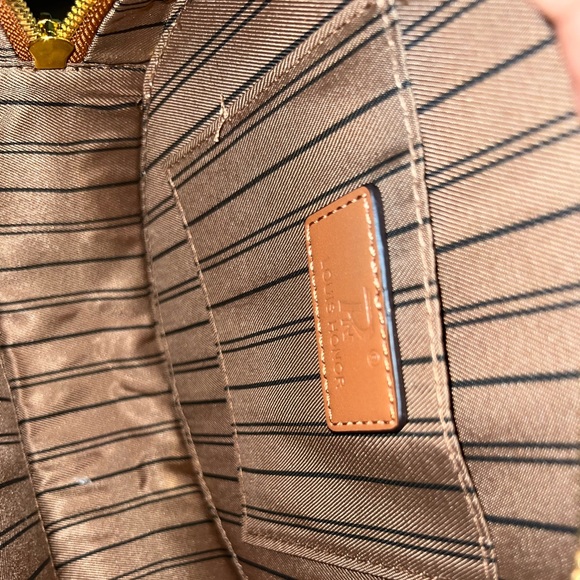 ✨$450✨  WATER PROOF  MICKEY MOUSE ZIPPER CROSSBODY BAG Disney land - Picture 9 of 14